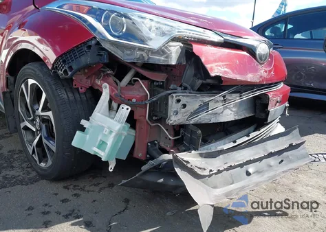 2018 Toyota C-Hr Xle z USA, uszkodzony, nr VIN JTNKHMBX5J1001915